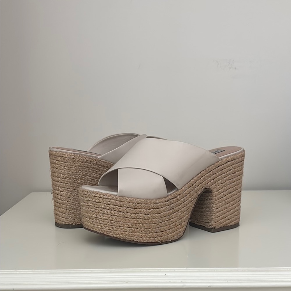 Steve Madden Cream Tan Platform Sandals